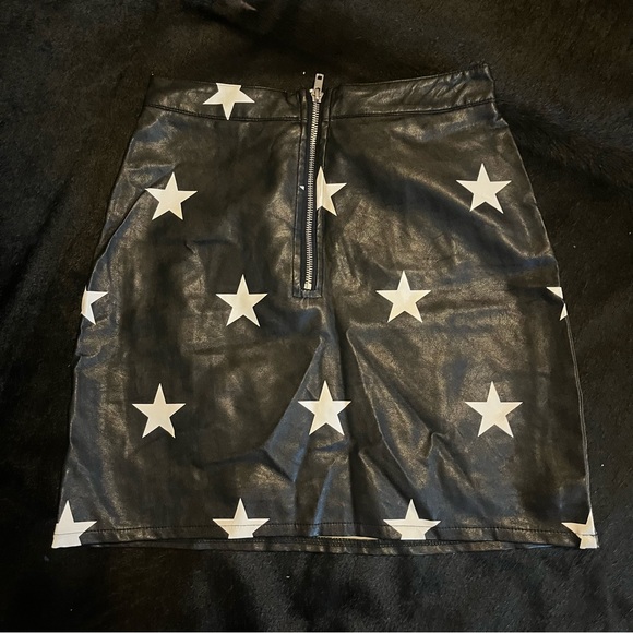 Nasty Gal Star Skirt - Picture 2 of 3